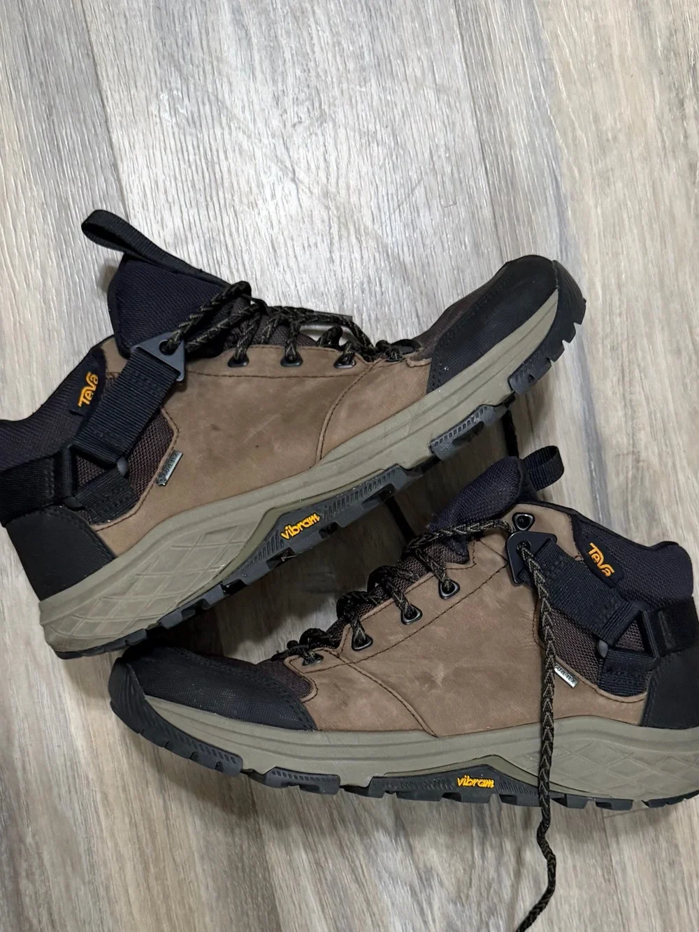Reva Men's 9 Brown Hiking Boots - Rugged Trail Footwear